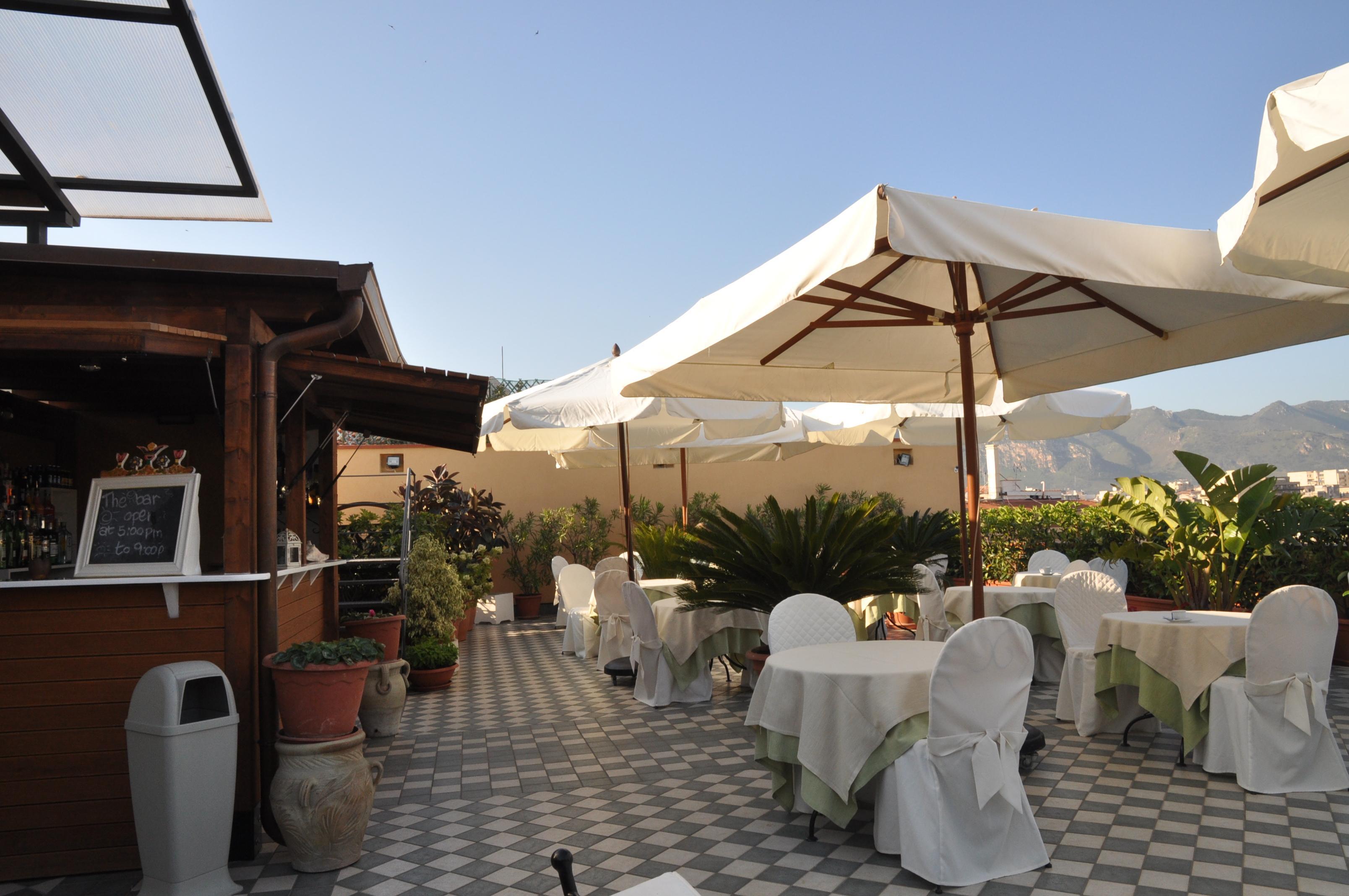 Hotel Ambasciatori ปาแลร์โม ภายนอก รูปภาพ