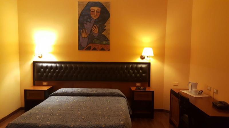 Hotel Ambasciatori ปาแลร์โม ภายนอก รูปภาพ